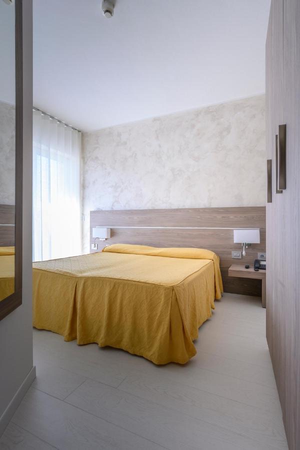 לידו די ג'סולו Hotel Capri 3 Stelle Superior מראה חיצוני תמונה
