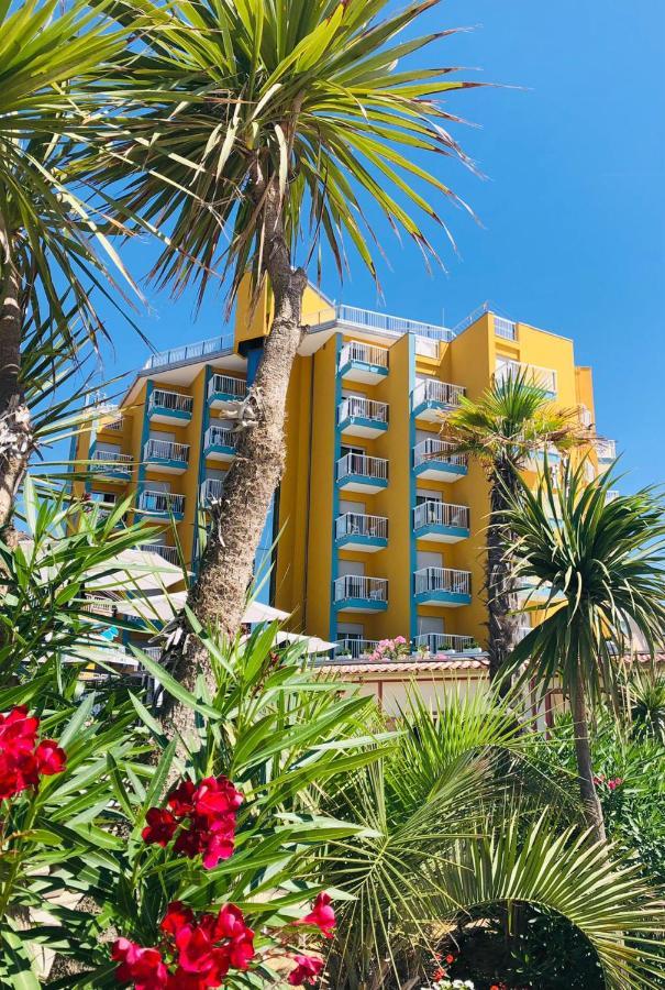 לידו די ג'סולו Hotel Capri 3 Stelle Superior מראה חיצוני תמונה