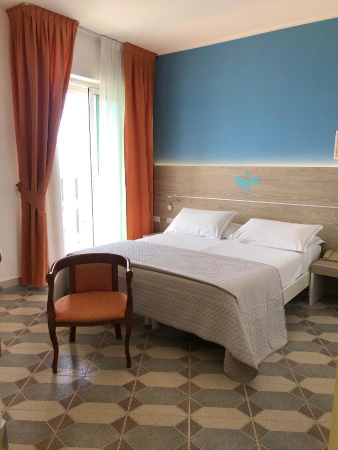 לידו די ג'סולו Hotel Capri 3 Stelle Superior מראה חיצוני תמונה